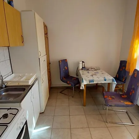 Malom Tavi Vendeghaz Vendégház *